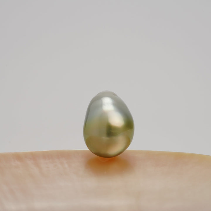 13.5 x 18.5 mm Intense Two-Tone Drop South Sea Pearl