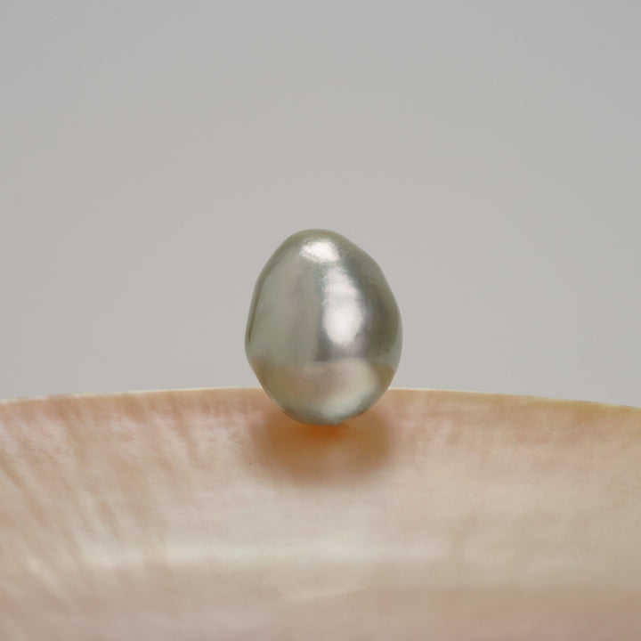 14.7 x 18.3 mm Silver/Green Baroque South Sea Pearl