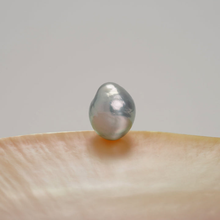 13.3 x 16.5 mm Silver Baroque South Sea Pearl