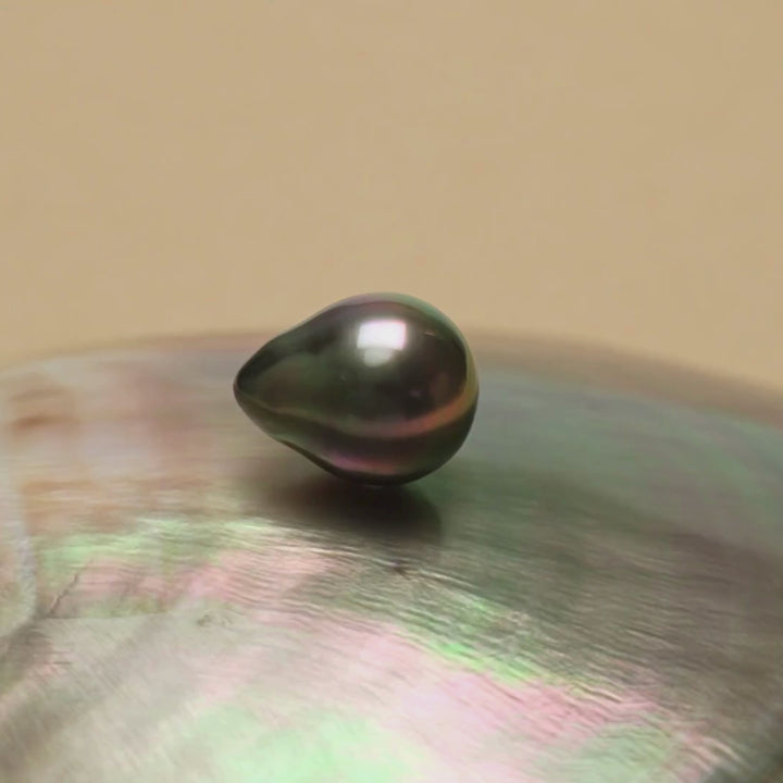 Tahitian Pearl 9.3 x 11.8 mm Video